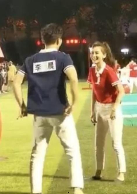 兔兔吃瓜娱乐微博